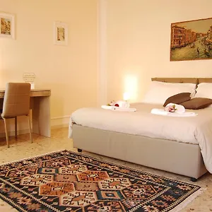 cozy-quiet-venice-guglie-apartment.hotelslidodijesolo.com/